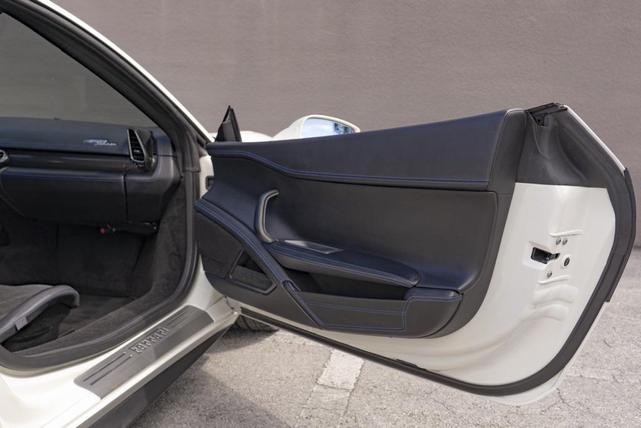 Photo of 2013 Bianco Avus Ferrari 458 Italia