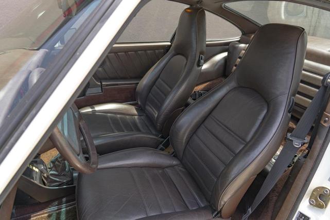 Photo of 1985 White Porsche 911