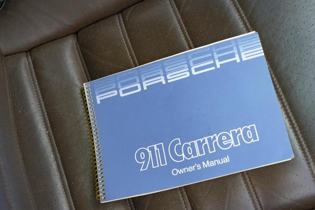 Photo of 1985 White Porsche 911