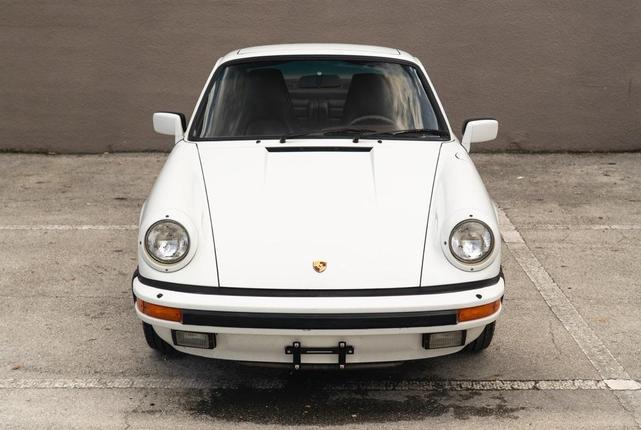 Photo of 1985 White Porsche 911