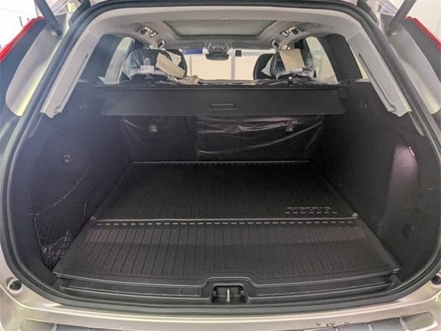 Photo of 2024 Gold Volvo XC60 Recharge Plug-In Hybrid