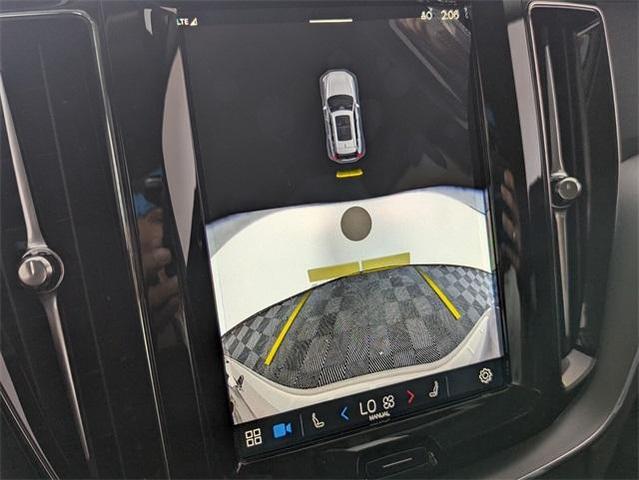 Photo of 2024 Gold Volvo XC60 Recharge Plug-In Hybrid