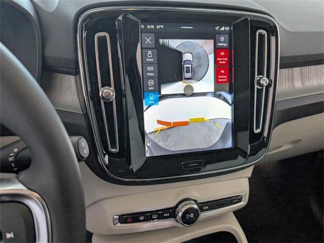 Photo of 2026 Gray Volvo XC40