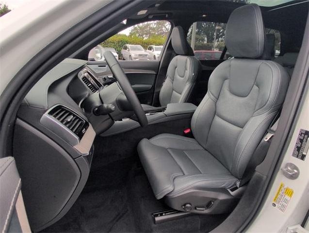 Photo of 2024 White Volvo XC90
