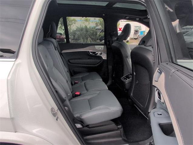 Photo of 2024 White Volvo XC90