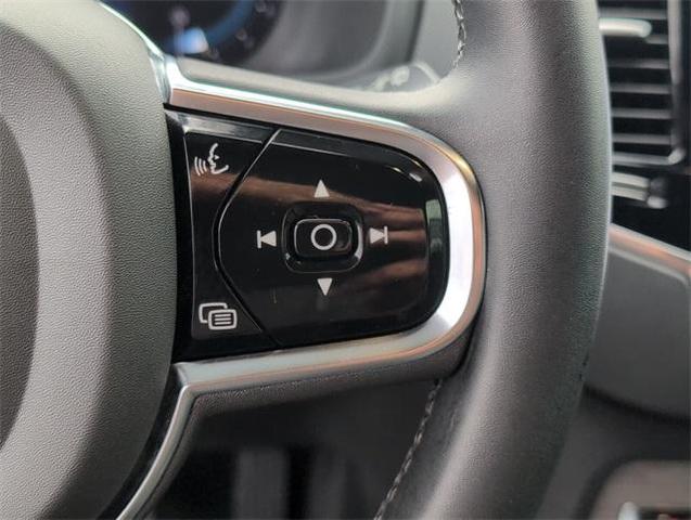 Photo of 2024 White Volvo XC90