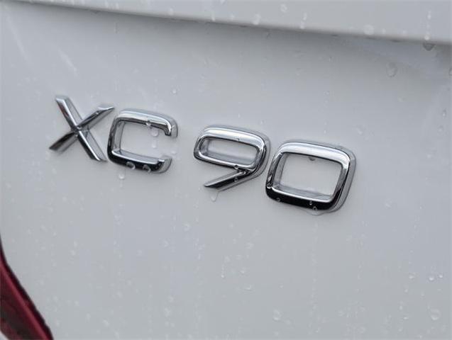 Photo of 2024 White Volvo XC90