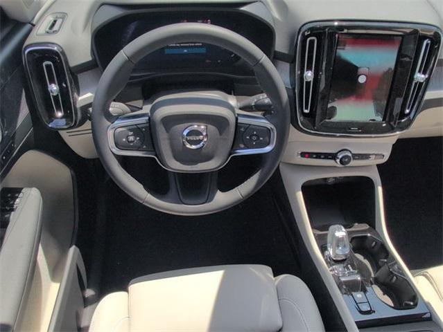 Photo of 2026 Blue Volvo XC40