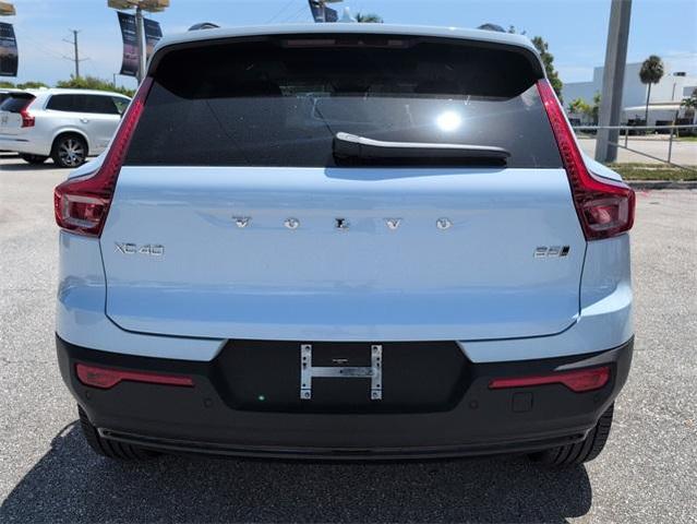 Photo of 2026 Blue Volvo XC40