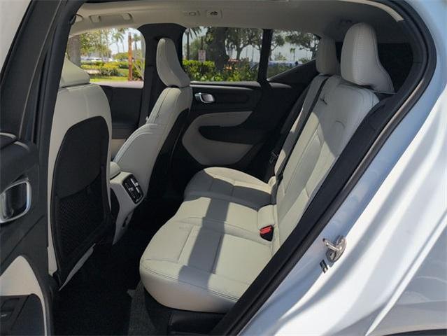 Photo of 2026 Blue Volvo XC40
