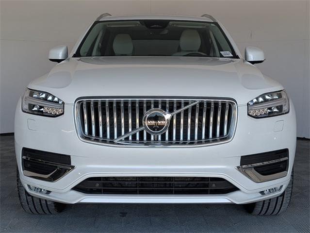 Photo of 2024 White Volvo XC90