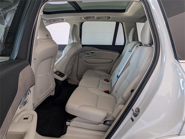 Photo of 2024 White Volvo XC90