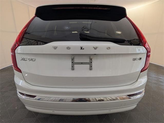 Photo of 2024 White Volvo XC90