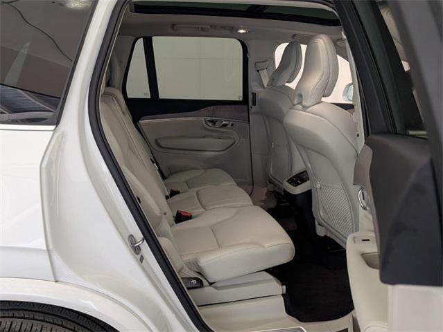Photo of 2024 White Volvo XC90