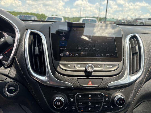 Photo of 2020 Silver Ice Metallic Chevrolet Equinox