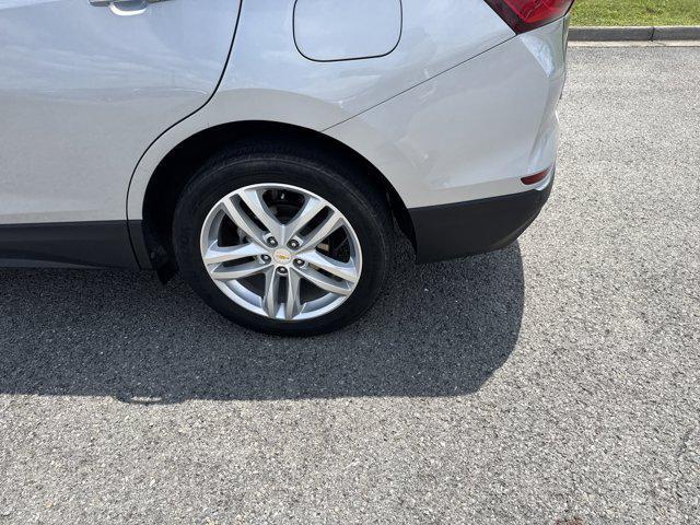 Photo of 2020 Silver Ice Metallic Chevrolet Equinox
