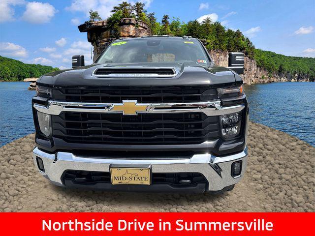 Photo of 2024 Black Chevrolet Silverado 2500