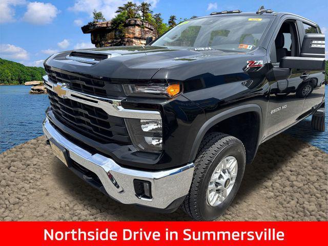 Photo of 2024 Black Chevrolet Silverado 2500