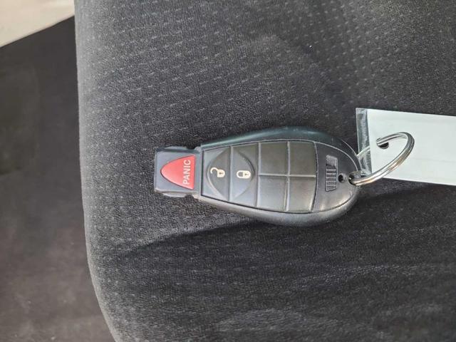 Photo of 2016 Granite Crystal Clearcoat Metallic Dodge Grand Caravan
