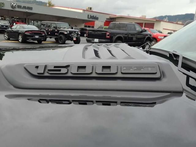 Photo of 2025 Diamond Black RAM 1500