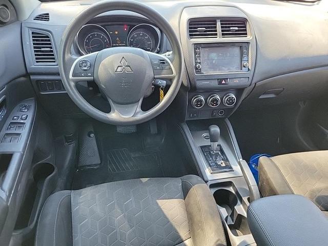 Photo of 2020 Pearl White Mitsubishi Outlander Sport