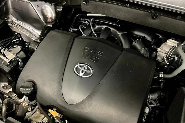 Photo of 2018 Bronze Toyota Highlander