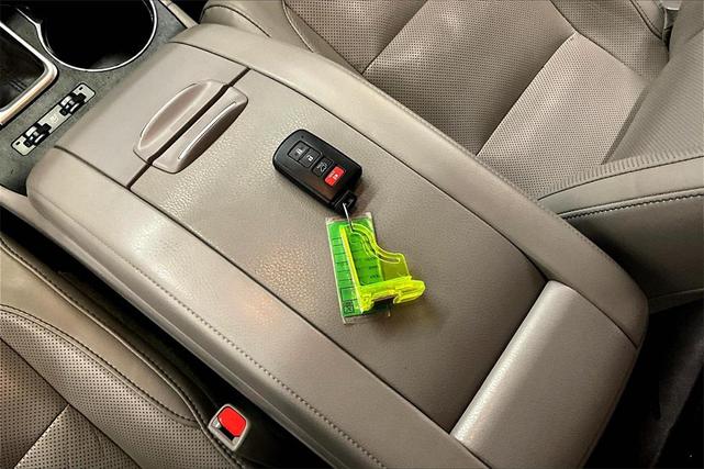 Photo of 2018 Bronze Toyota Highlander