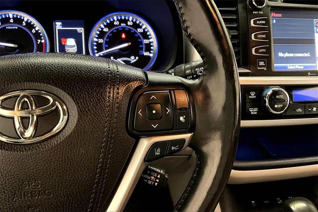Photo of 2018 Bronze Toyota Highlander