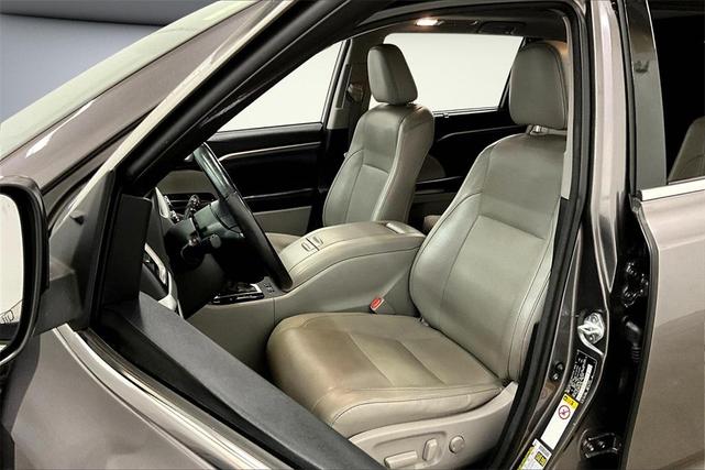 Photo of 2018 Bronze Toyota Highlander
