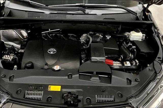Photo of 2018 Bronze Toyota Highlander