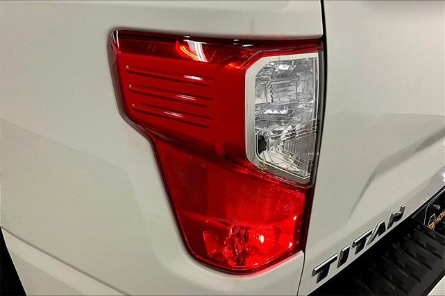 Photo of 2022 Glacier White Nissan Titan