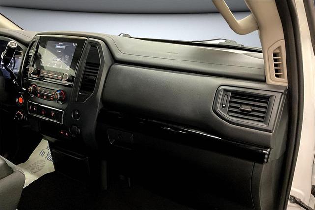 Photo of 2022 Glacier White Nissan Titan