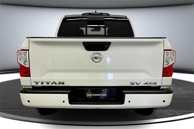 Photo of 2022 Glacier White Nissan Titan