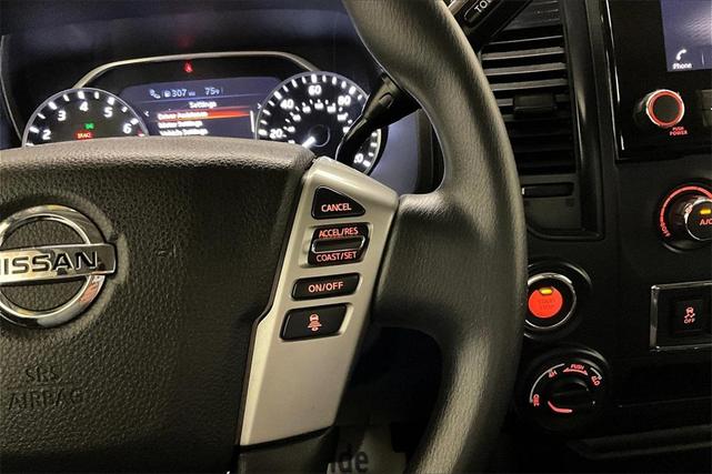 Photo of 2022 Glacier White Nissan Titan
