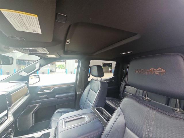 Photo of 2022 Iridescent Pearl Tricoat Chevrolet Silverado 1500