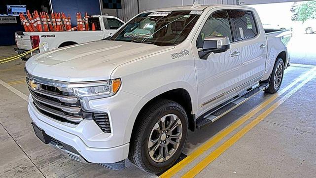 Photo of 2022 Iridescent Pearl Tricoat Chevrolet Silverado 1500