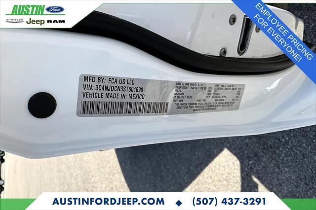 Photo of 2025 Bright White Clearcoat Jeep Compass