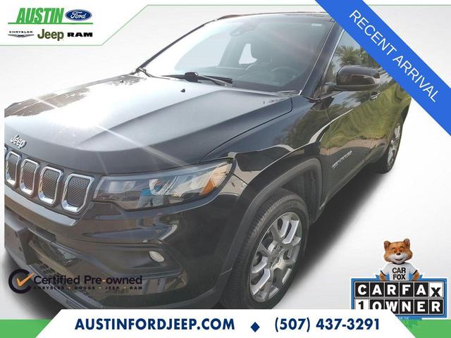 Photo of 2022 Diamond Black Crystal Pearlcoat Jeep Compass