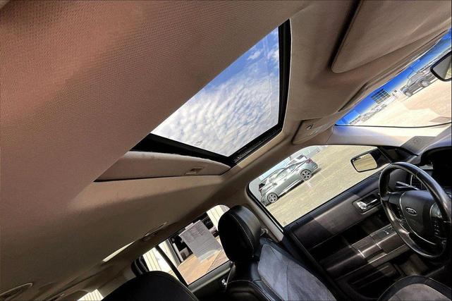 Photo of 2011 White Platinum Clearcoat Metallic Ford Flex