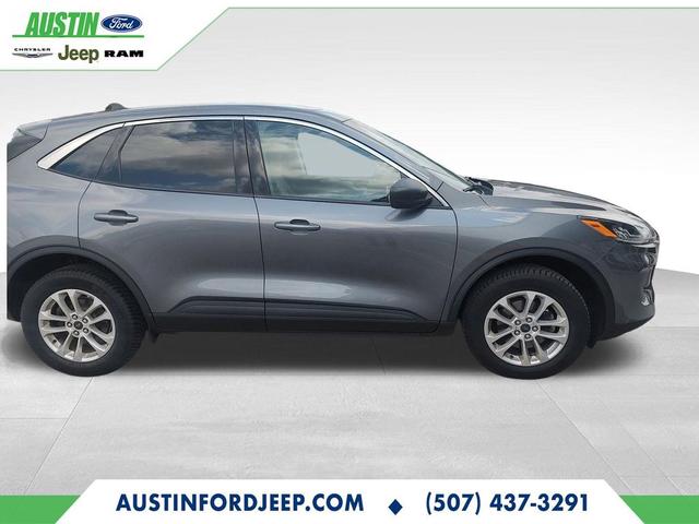 Photo of 2022 Gray Metallic Ford Escape