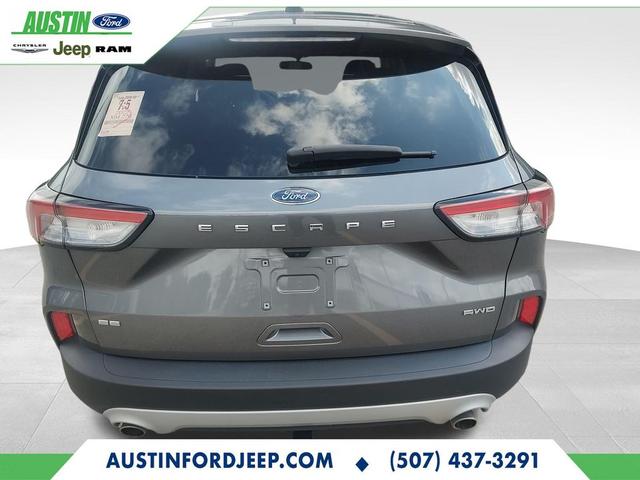 Photo of 2022 Gray Metallic Ford Escape