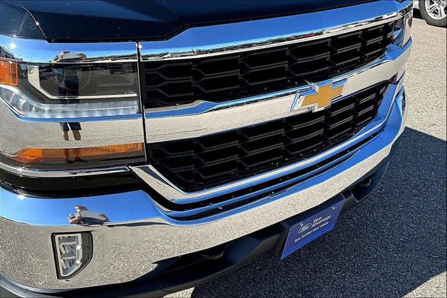 Photo of 2017 Black Chevrolet Silverado 1500