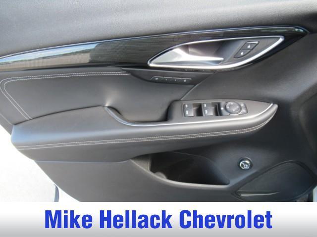 Photo of 2021 Summit White Buick Envision
