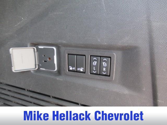Photo of 2023 Summit White Chevrolet Tahoe