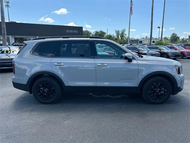 Photo of 2024 Wolf Gray Kia Telluride