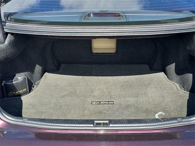 Photo of 2005 Black Garnet Pearl Lexus ES 330