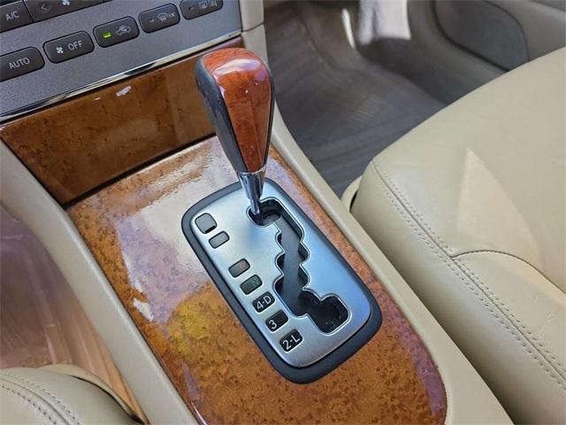 Photo of 2005 Black Garnet Pearl Lexus ES 330
