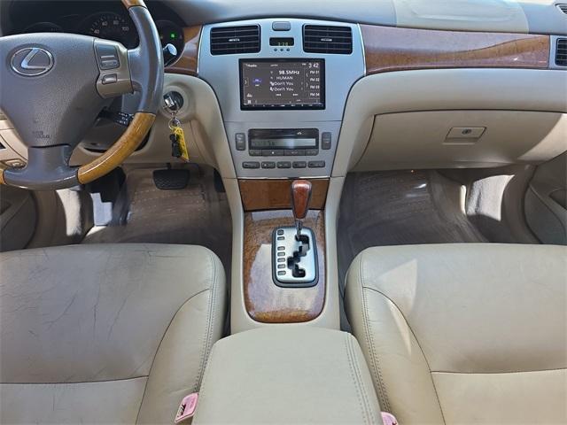 Photo of 2005 Black Garnet Pearl Lexus ES 330