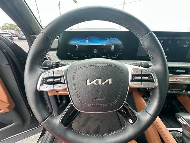 Photo of 2024 Ebony Black Kia Telluride