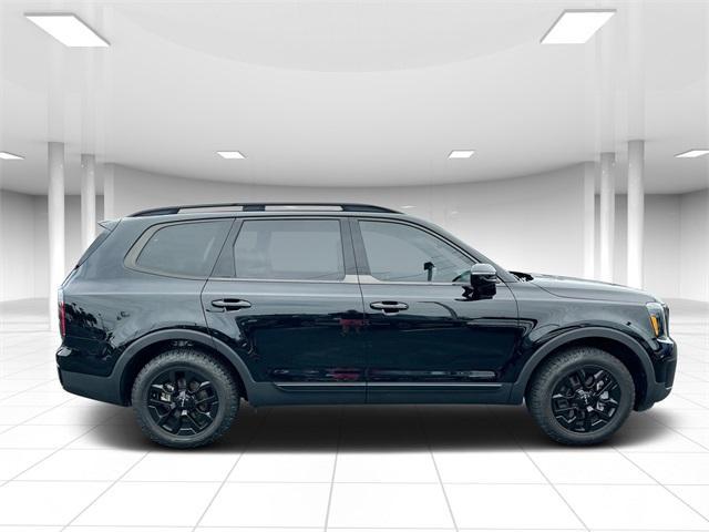 Photo of 2024 Ebony Black Kia Telluride